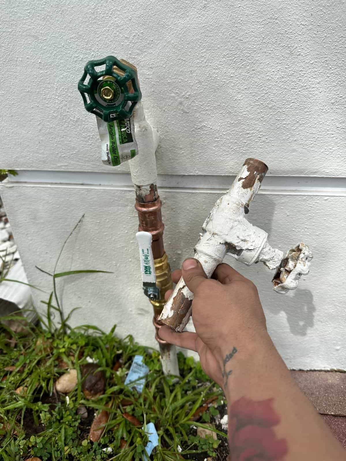 Before and after of a Main valve replacement by a plumber in Key Biscayne